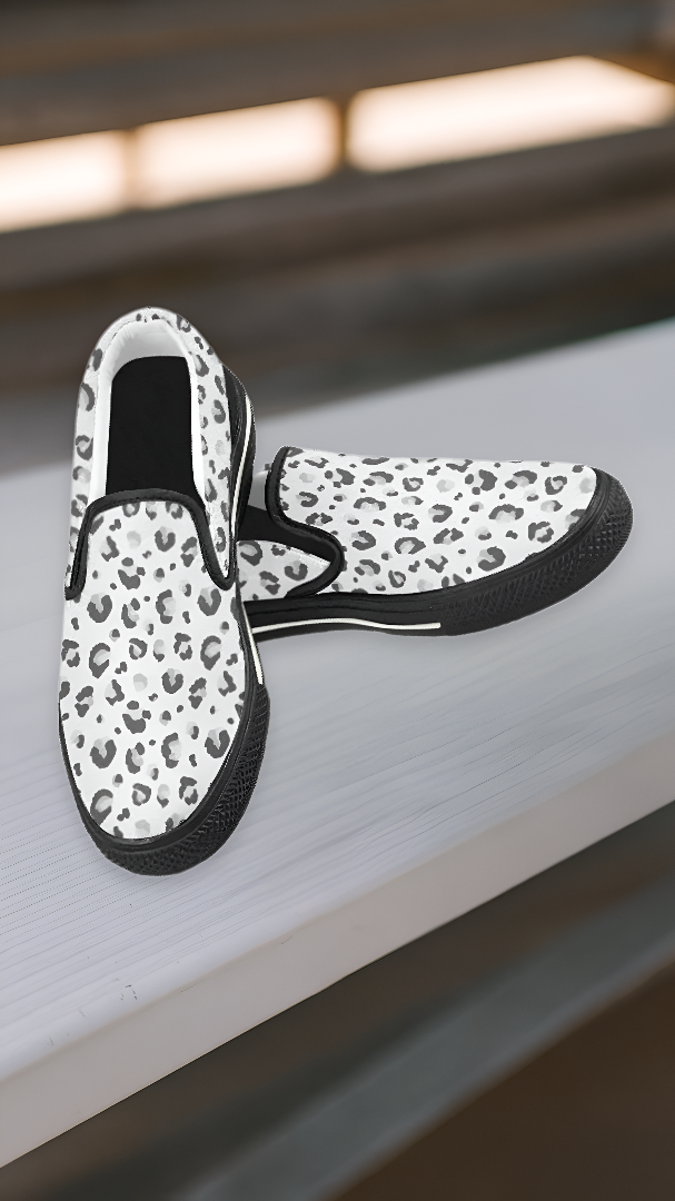 Men's Snow Leopard Print Slip-on Canvas Shoes