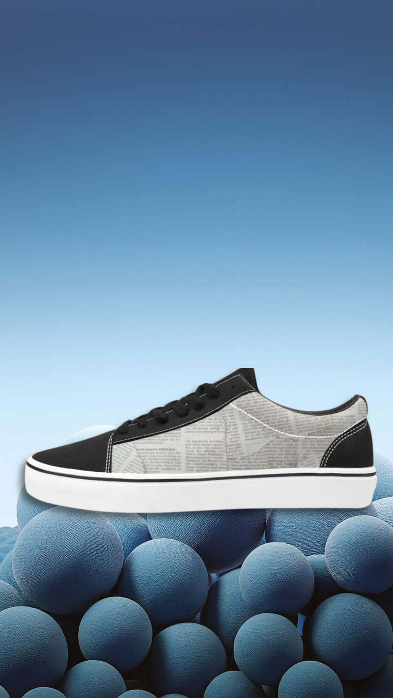 Men's Newspaper cuttings Monochrome Print Low Top Canvas Shoes