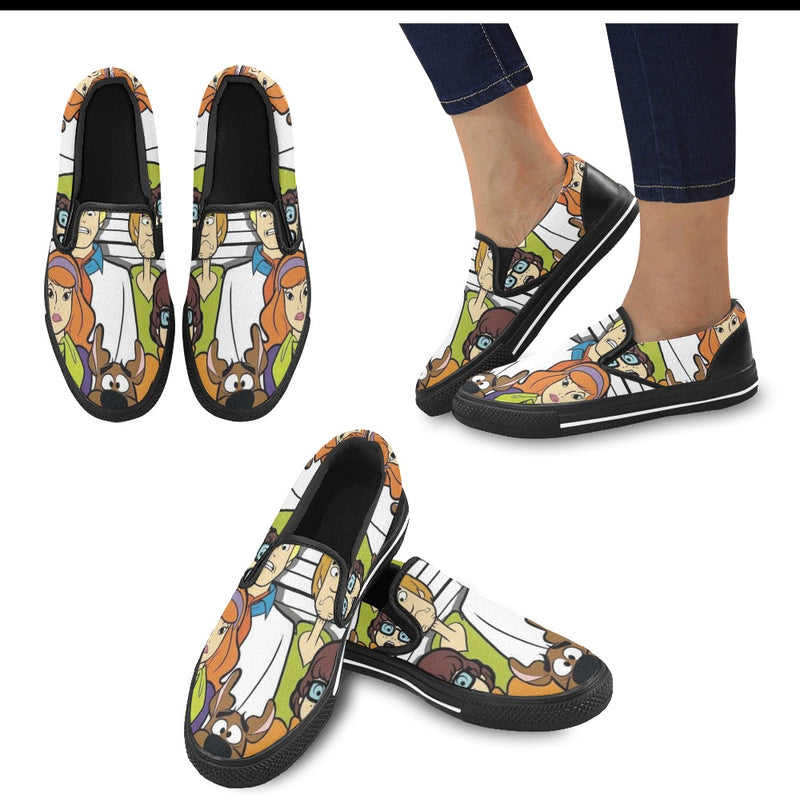 Women's Scooby-Doo Gang Cartoon Print Canvas Slip-on Shoes (Black)